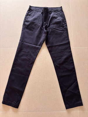 Fred Perry παντελόνι slim fit σαν καινούργιο, μπλε σκούρο, μέγεθος 30
