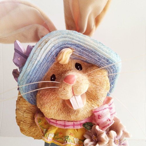 Rabbit statue used resin figure with plush ears