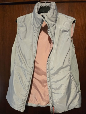 H&M sleeveless vest used, gray and pink, sizes S/M