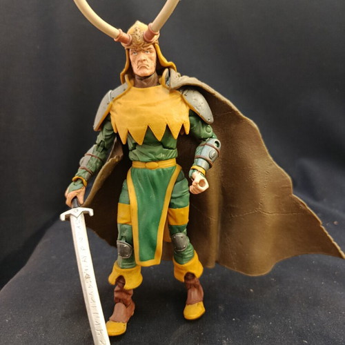Marvel Legends Loki figure 6" used, Toybiz 2005