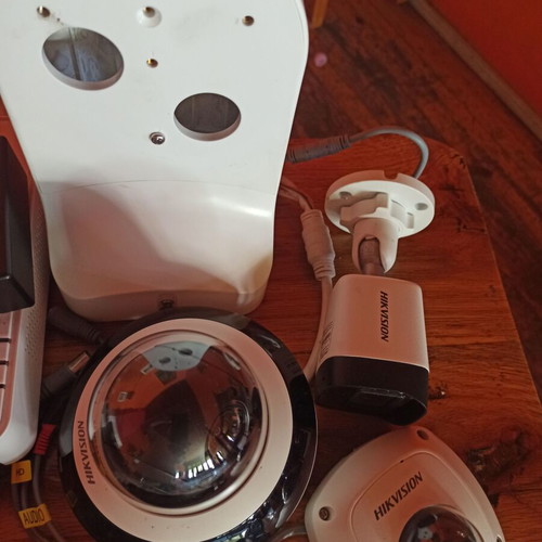 HikVision camera and DVR set like new