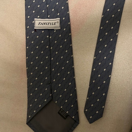 Fanstyle tie used