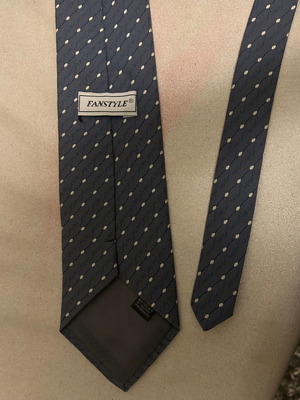 Fanstyle tie used