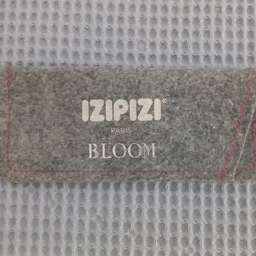 Soft gray glasses case with cloth IZIPIZI used