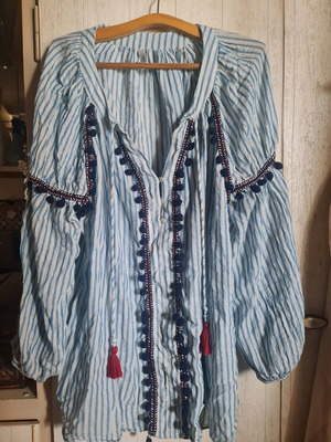 Μπλούζα τουνίκ boho Zara σαν καινούργιο, γαλάζια και λευκή ριγέ με πον-πον