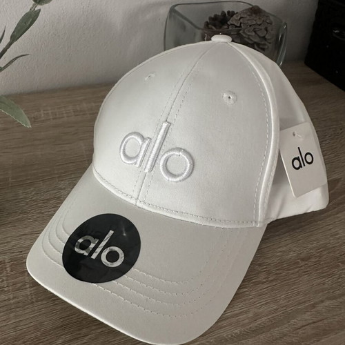 Alo Yoga Off Duty Hat white, like new