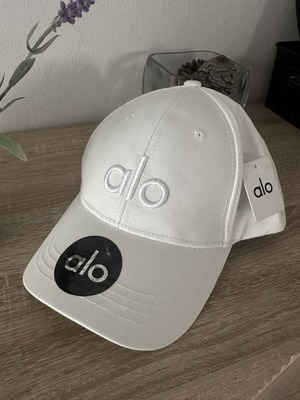 Alo Yoga Off Duty Hat white, like new