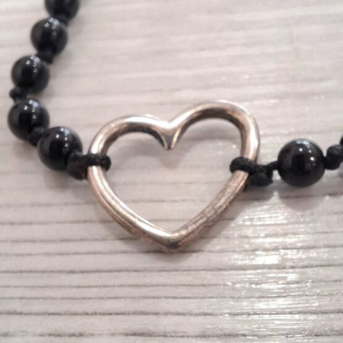 Women's bracelet heart and beads like new, black
