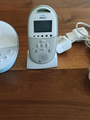 Baby monitor used with 2 monitors and lullaby functions