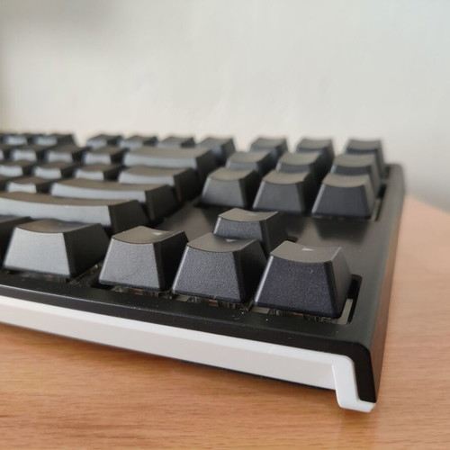 Ducky One 2 TKL RGB mechanical keyboard like new, Cherry MX Brown