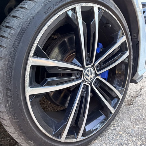 Genuine VW 18’ rims with tires 225/40 R18 used