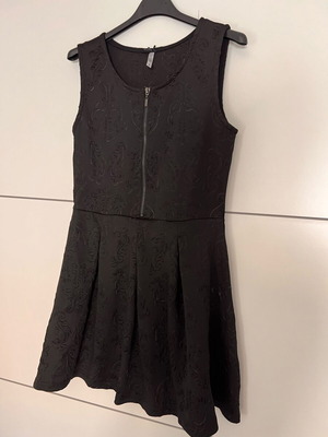 Black JLo dress size S, like new