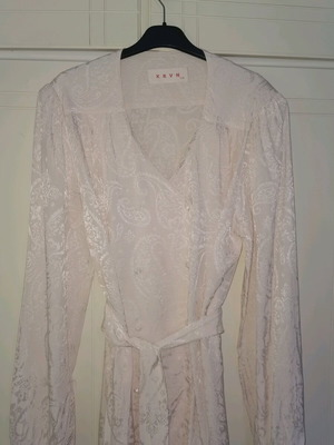 Karavan dress like new, beige, with shoulder pads and belt