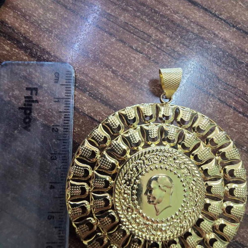 Gold pendant 7.15g new