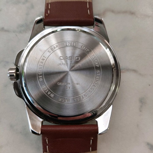 Casio men's watch like new with stainless steel and brown leather