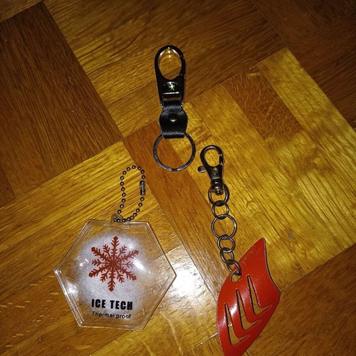 Peugeot, shark fin and snowflake keychains like new