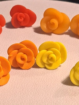 Handmade earrings (roses)
