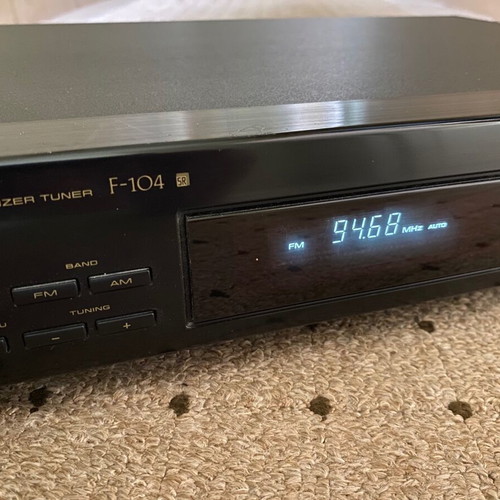 Pioneer F-104 Digital Radio Tuner like new