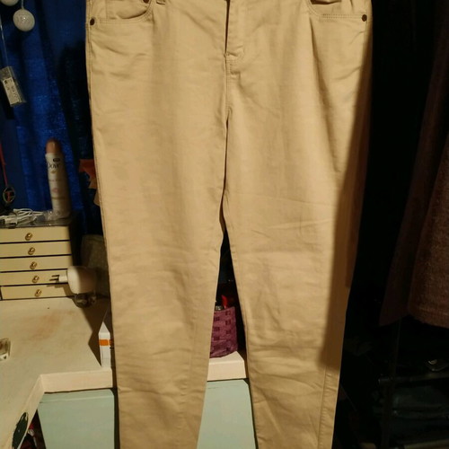H&M pants new, size Large, beige