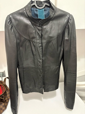 Μπουφάν Nolita από δέρμα προβάτου μεταχειρισμένο, μέγεθος 42, μαύρο