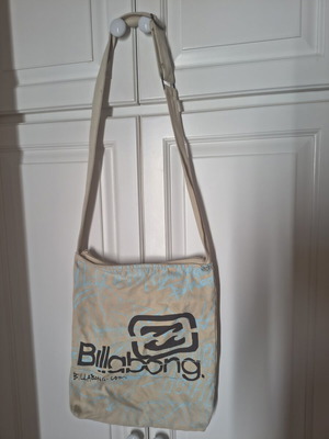 Billabong shoulder bag like new, beige with blue design