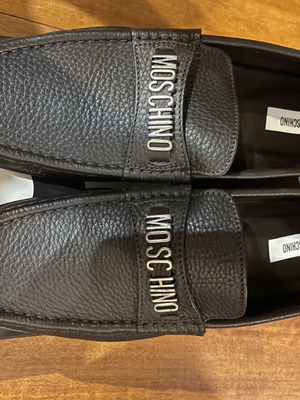Loafers Moschino like new, brown, size 44