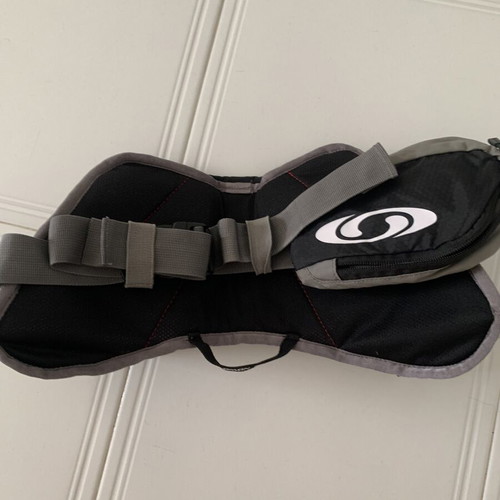 Salomon belt with pouches for two water bottles like new