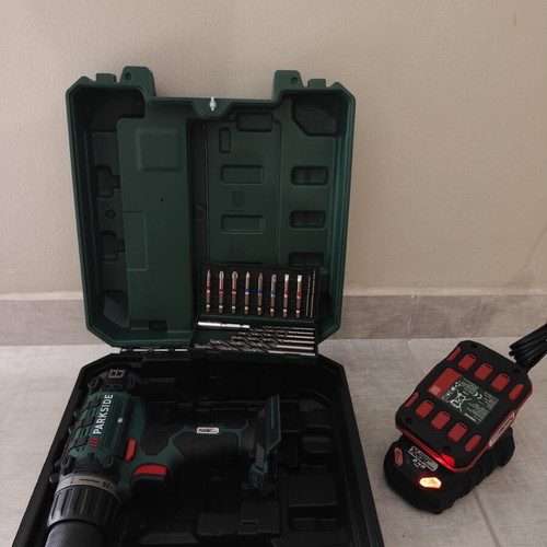 Rechargeable Drill Driver 20V like new with charger and battery