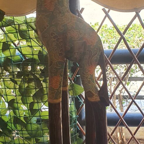 Wooden giraffe sculpture like new, height 1.02 m