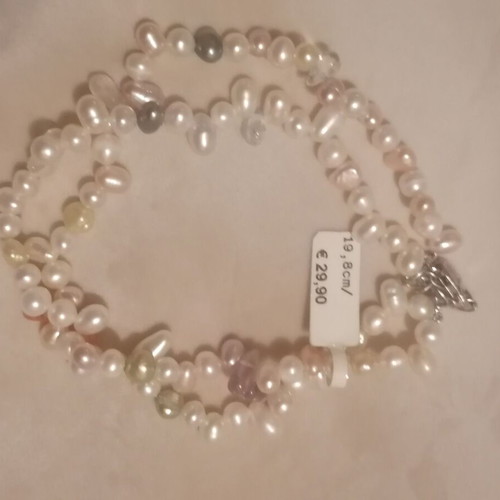 Bracelet with pearls new