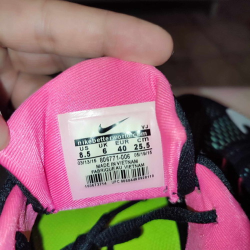 Nike athletic shoes like new, size 40, black and pink