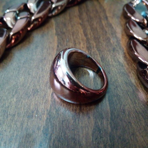 Acrylic faux bijoux set with bronze effect used, ring, earrings, necklace, bracelet