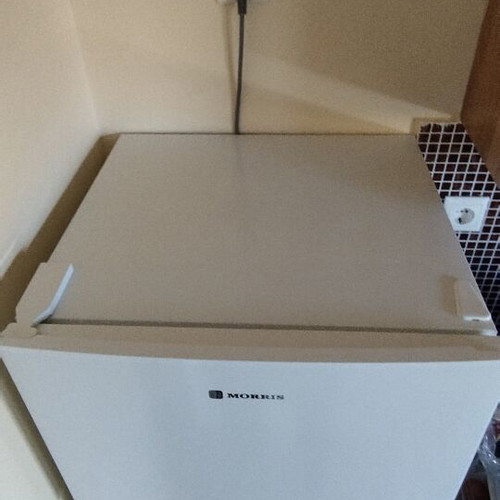 Morris fridge freezer, like new, 140cm height