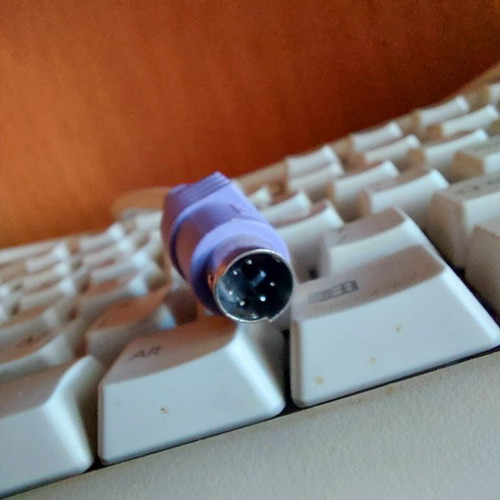 Chicony KB-9810 keyboard like new