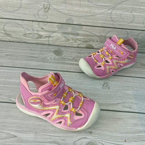 Fila sandals size 25
