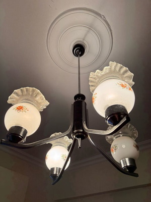 Ceiling light used in good condition