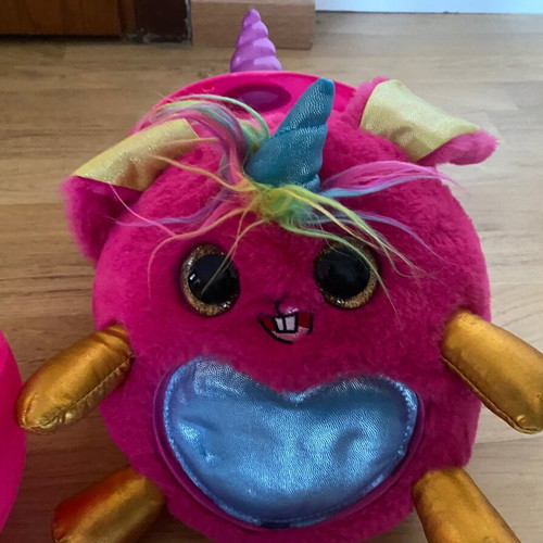 Rainbocorn Zuru toy like new with egg