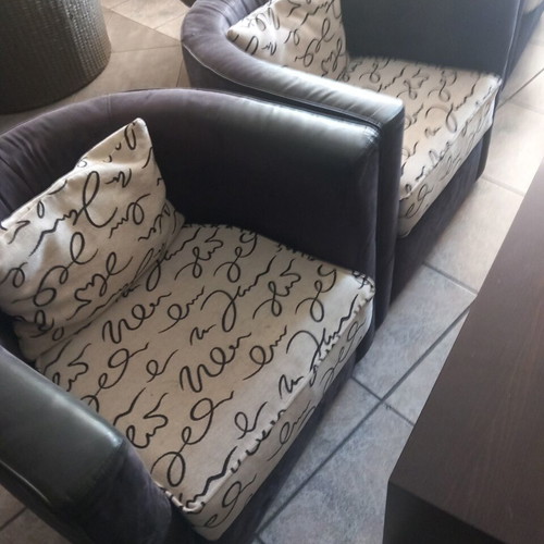 Sofa set with two armchairs and coffee table like new