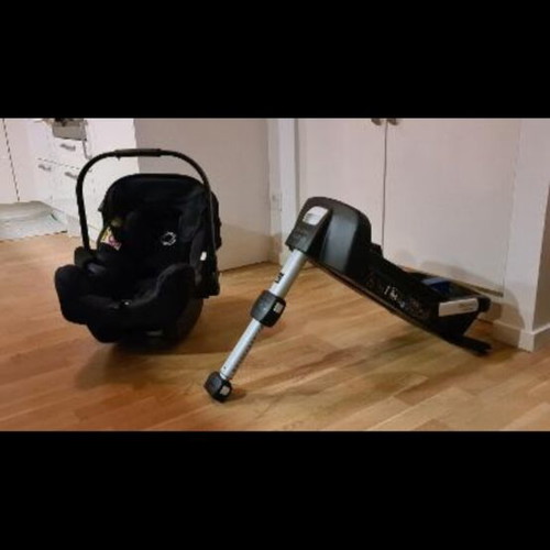 Bugaboo Turtle by Nuna baby car seat with ISOFIX base used