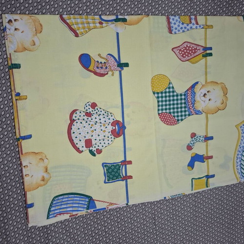 Children's bedding set of 2 sheets like new