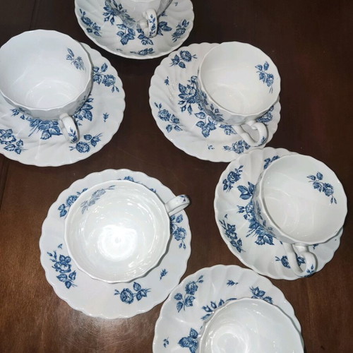 Johnson Bros Devon Sprays porcelain collectible set like new, 6 cups with saucers and 8 dessert plates