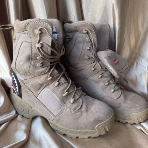 Sprayground Fuerza Cobra boots like new, beige, size 44