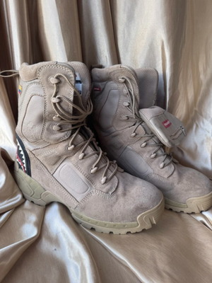 Sprayground Fuerza Cobra boots like new, beige, size 44