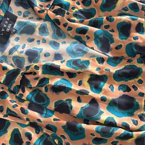 Lynne women's sleeveless satin shirt multicolor size medium like new