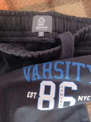 Boys' sweatshirt set like new, 10 years old