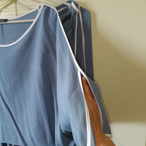 Viscose set in blue, like new