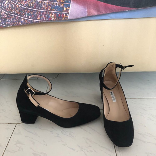 Sagiakos suede pumps with strap black like new, 5cm heel size 40
