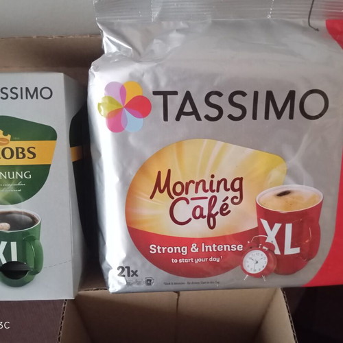 Tassimo Bosh coffee maker with 40 capsules