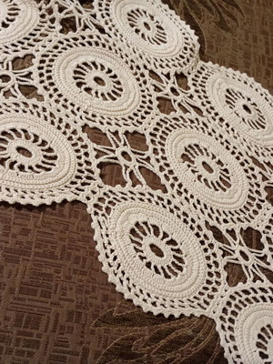 Handmade table runner like new