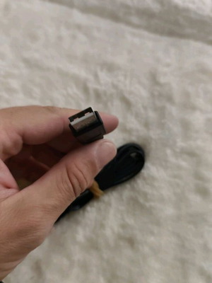 USB-A към Micro-USB кабел за зареждане и данни в черно